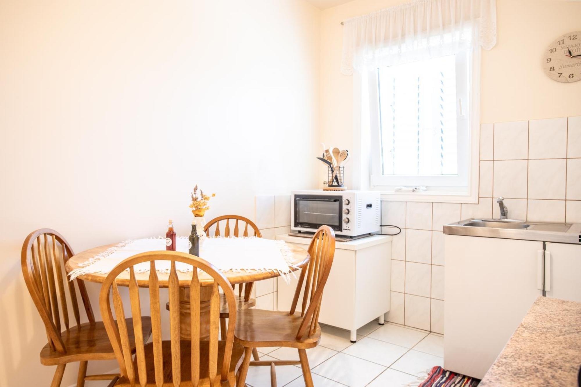 Apartments Mijajov Dvor Sumartin Ngoại thất bức ảnh