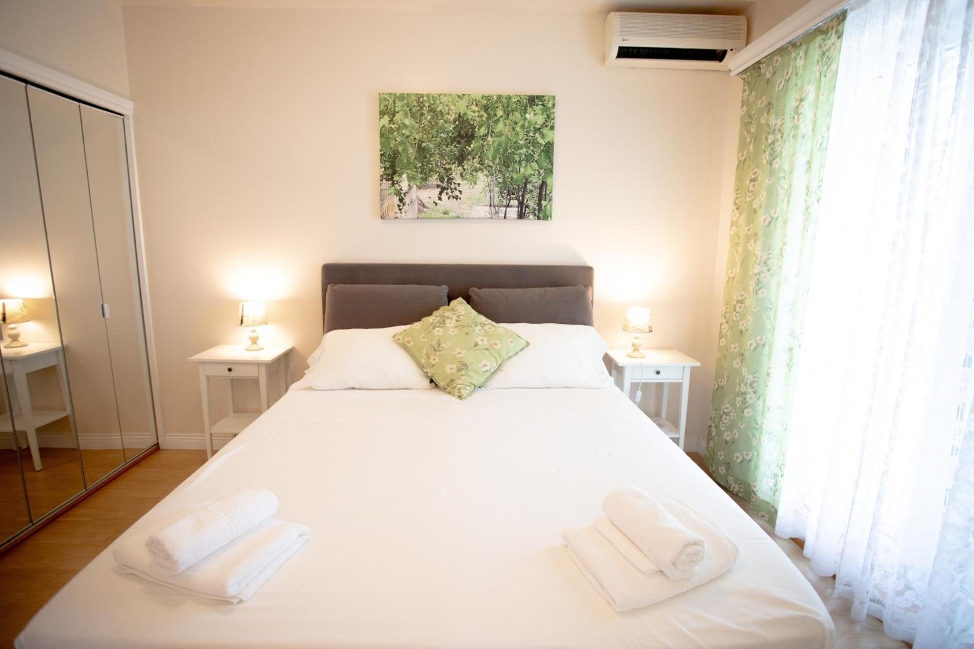 Apartments Mijajov Dvor Sumartin Ngoại thất bức ảnh