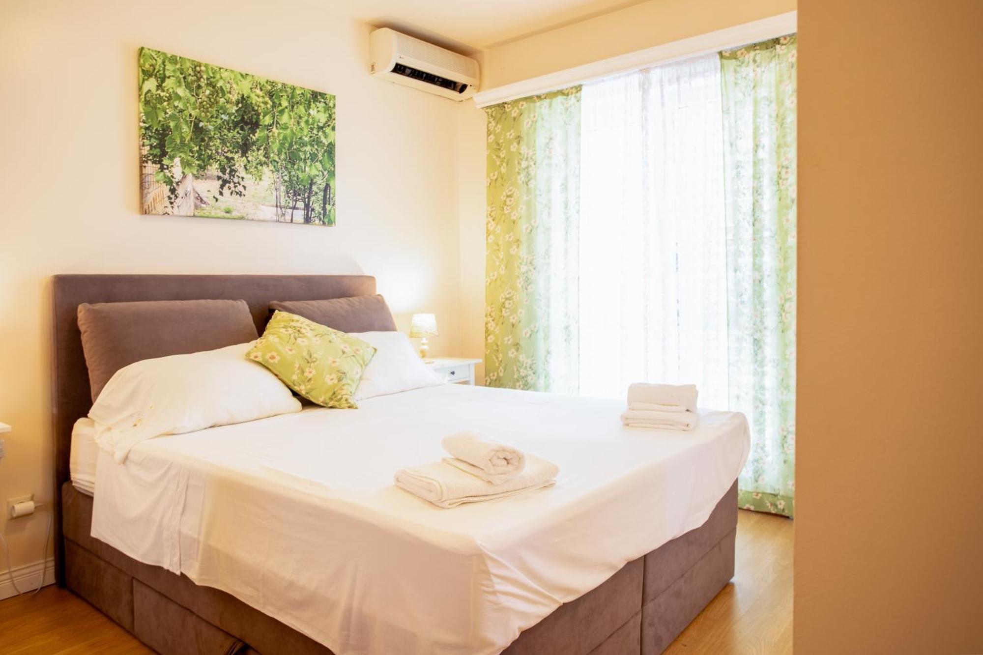 Apartments Mijajov Dvor Sumartin Ngoại thất bức ảnh