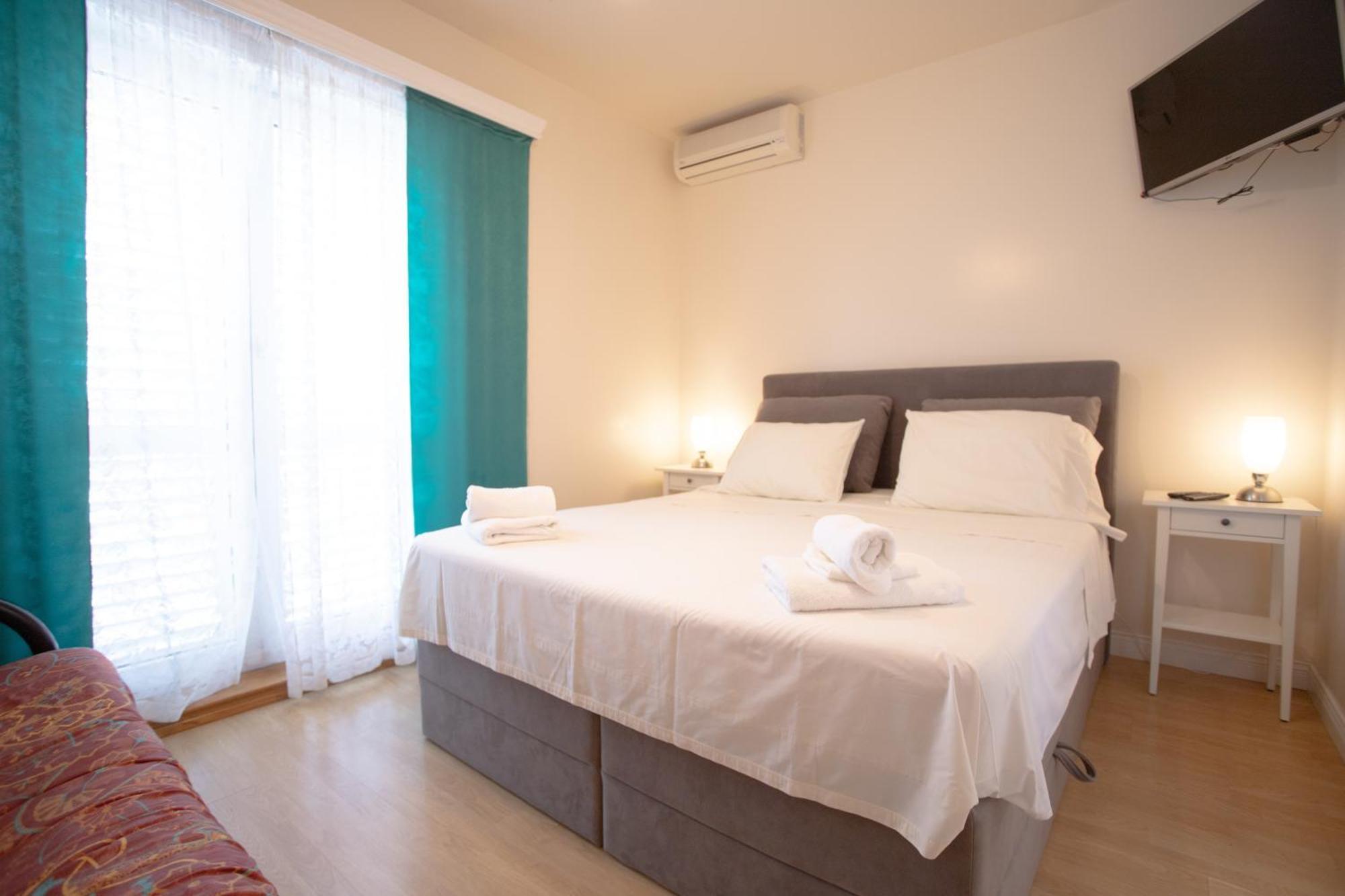 Apartments Mijajov Dvor Sumartin Phòng bức ảnh