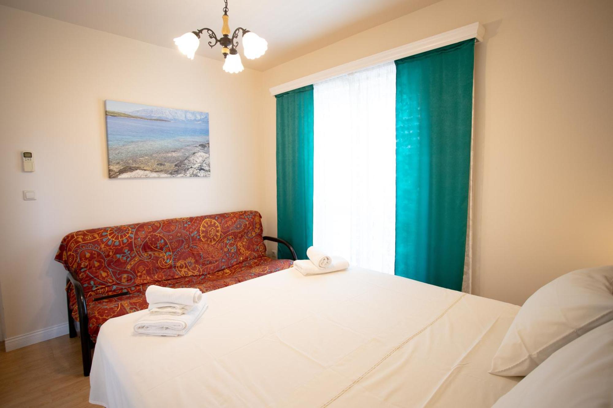 Apartments Mijajov Dvor Sumartin Phòng bức ảnh