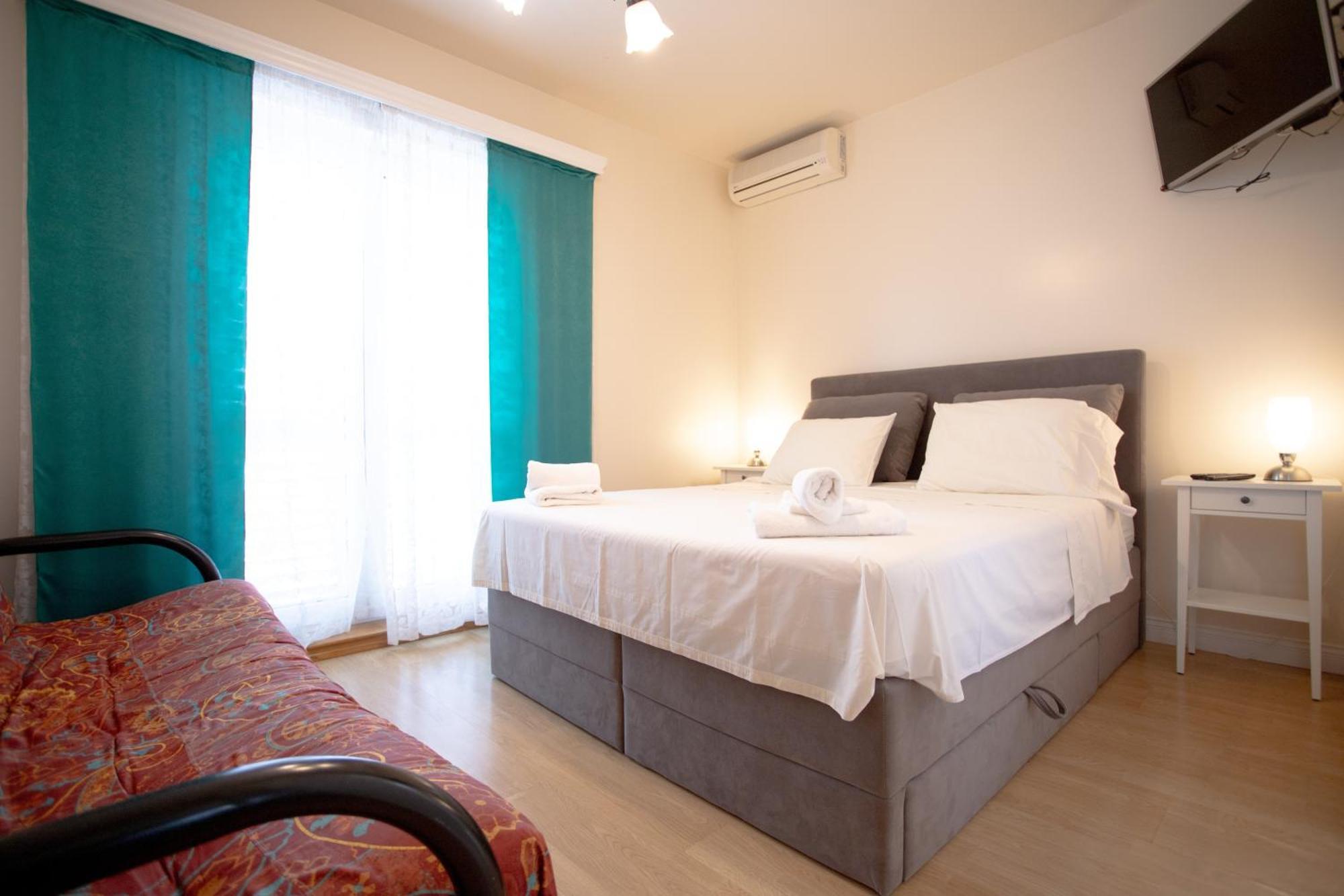 Apartments Mijajov Dvor Sumartin Phòng bức ảnh