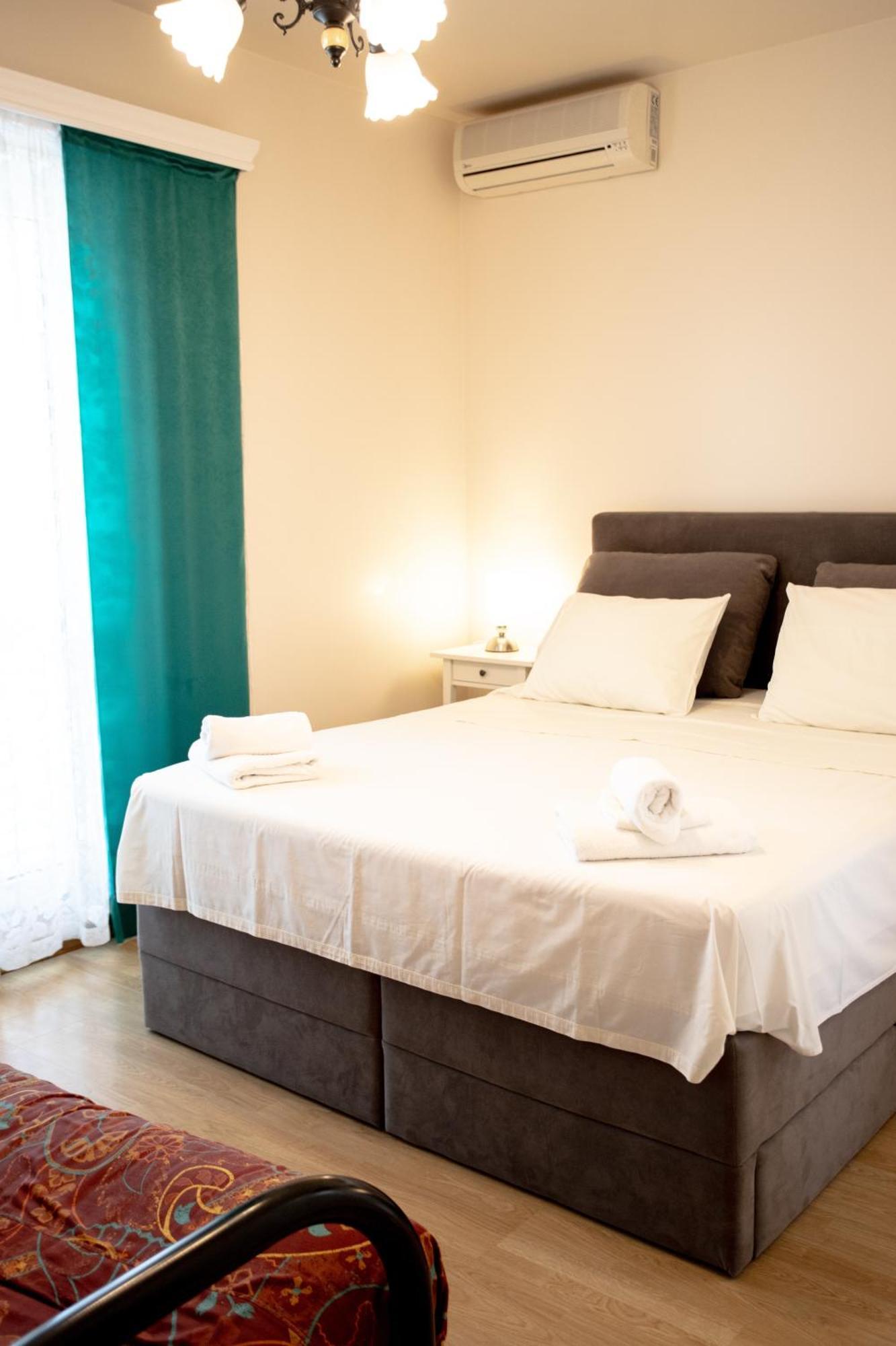 Apartments Mijajov Dvor Sumartin Phòng bức ảnh
