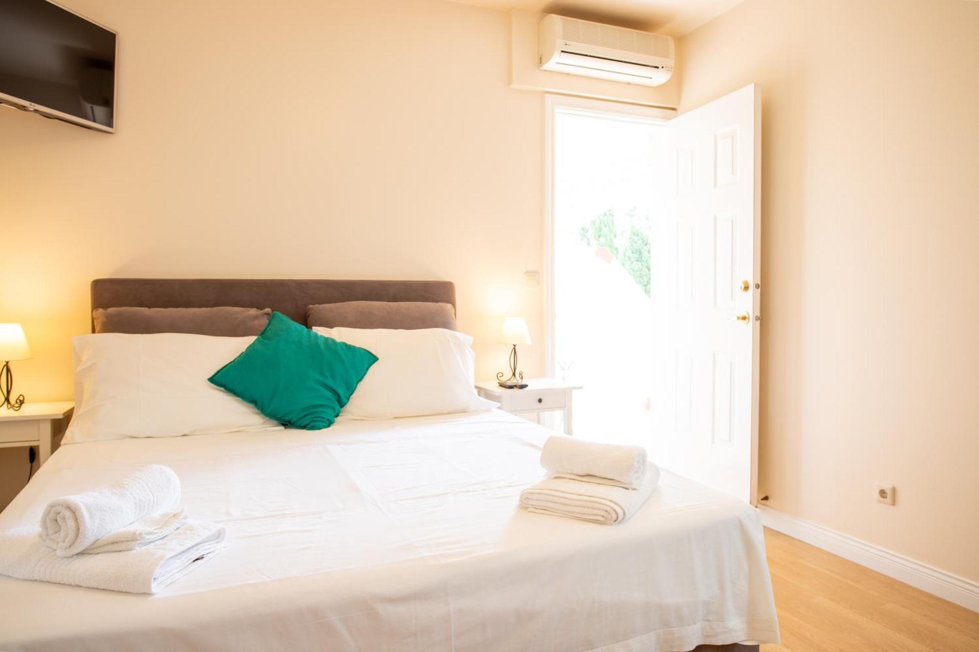 Apartments Mijajov Dvor Sumartin Phòng bức ảnh