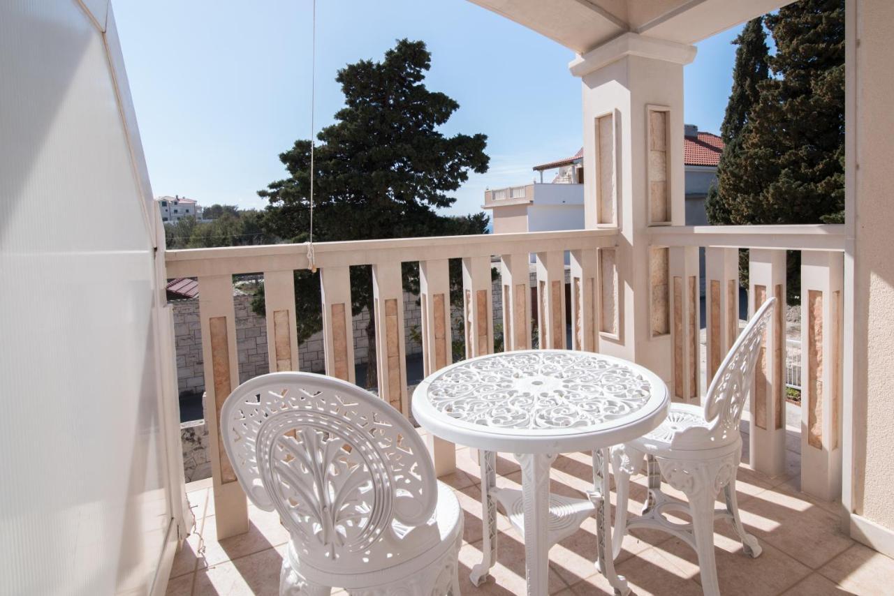 Apartments Mijajov Dvor Sumartin Ngoại thất bức ảnh